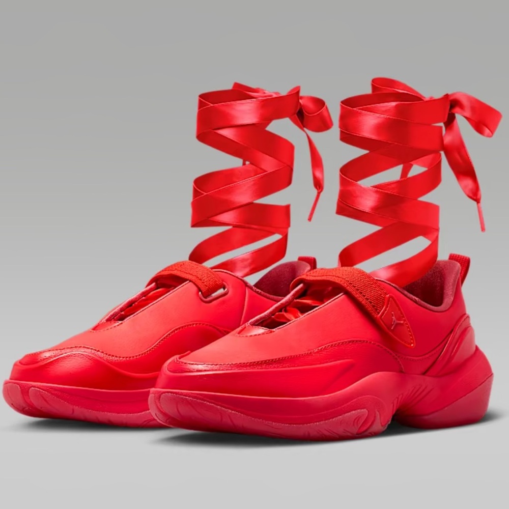 ❤️ NIKE POINTE MARY JANE ❤️